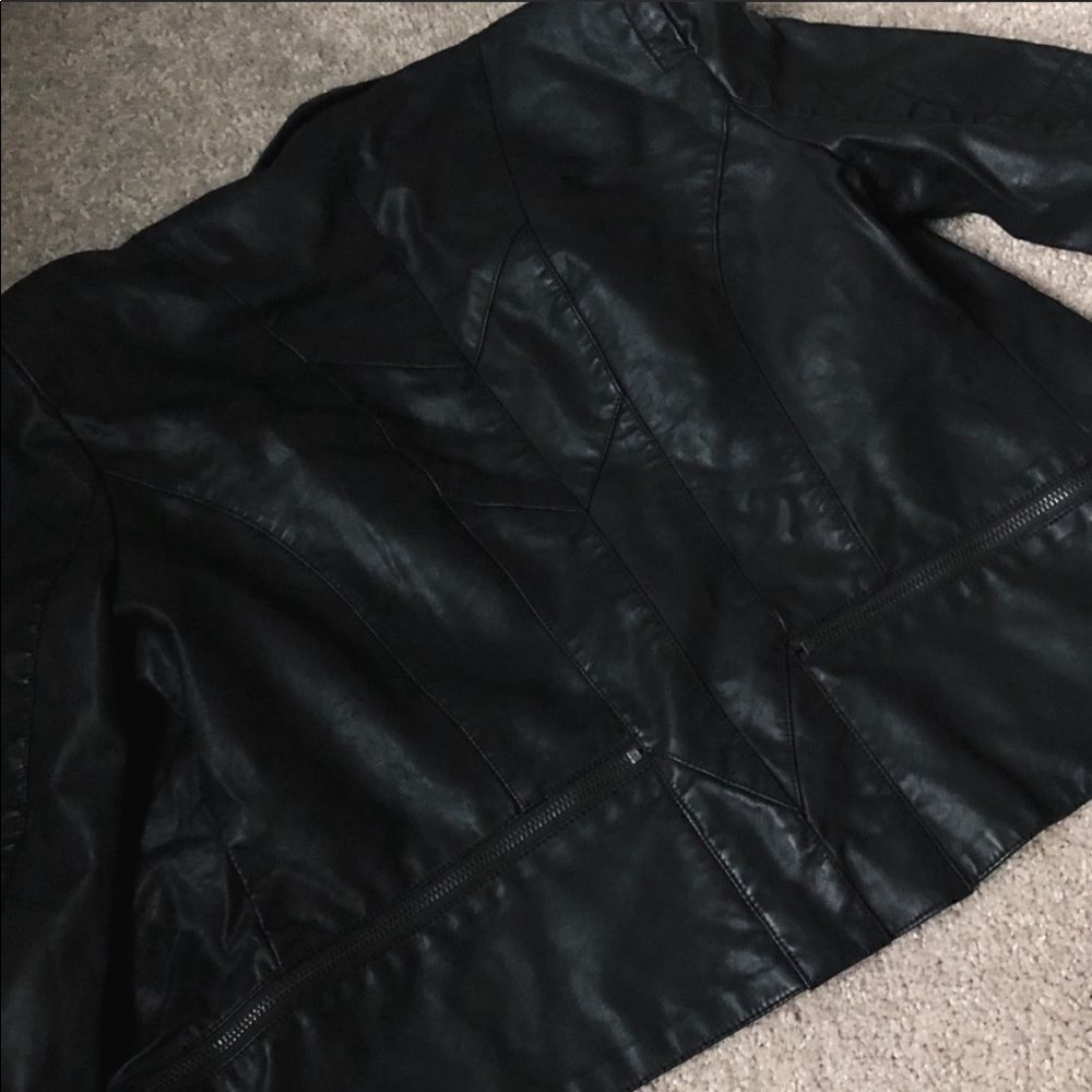✨HP✨Faux Leather Jacket✨ - Picture 9 of 10
